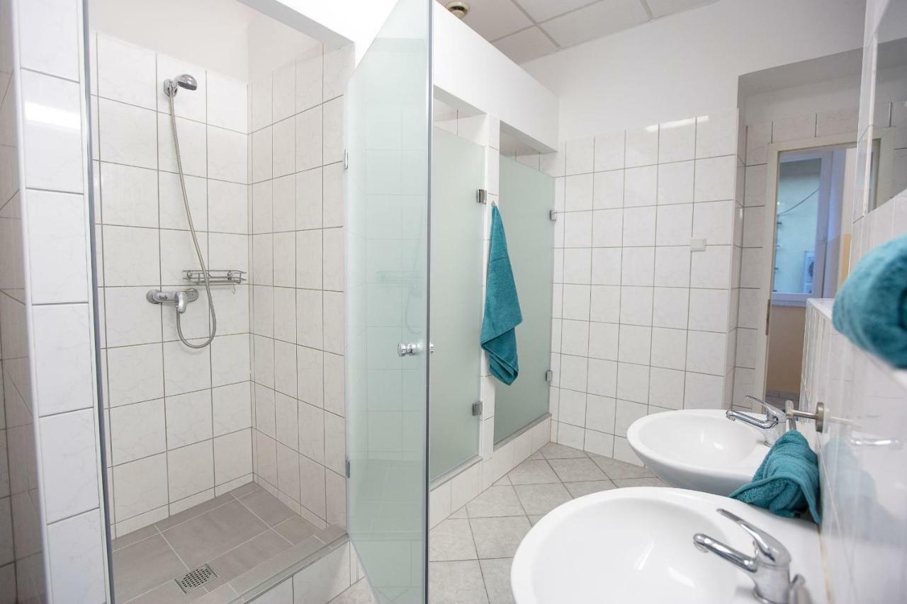 Minidorm Rooms In Heart Of City Center Maribor Dış mekan fotoğraf
